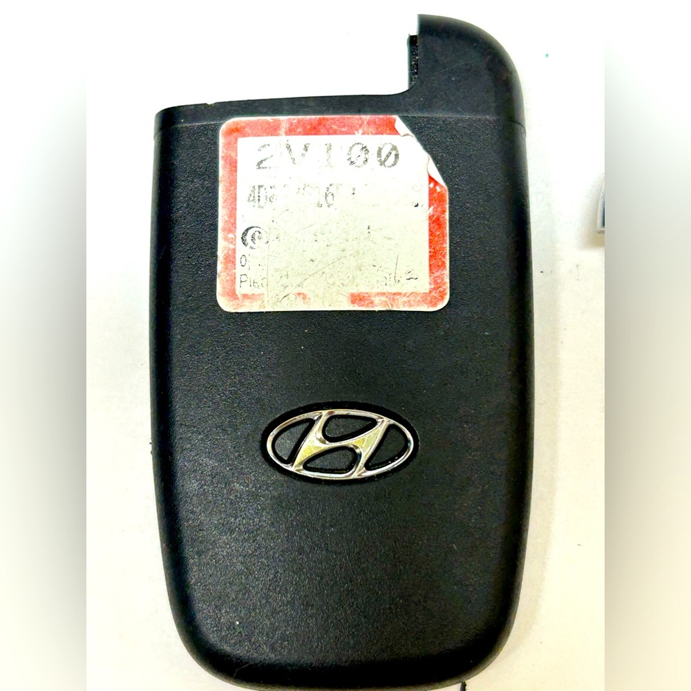GENUINE HYUNDAI SMART KEY 4 BUTTONS 2V100